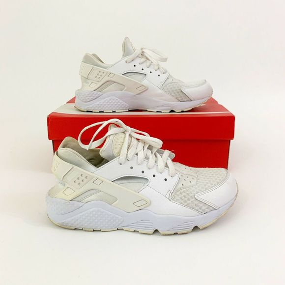 Nike Air Huarache White Size 9 Mens Lightly Worn Nike Air Huarache White Size 9 Mens Lightly Worn